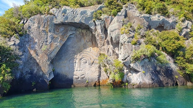Maori Carvings, Lake Taupo, Water, New Zealand