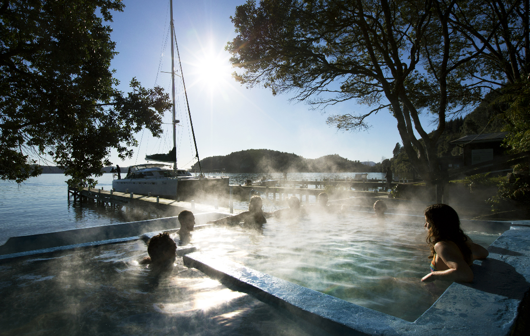 Manupirua Hot Pools on Lake Rotoiti Rotorua