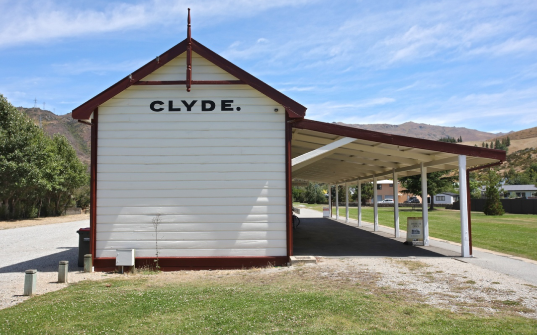 Explore the Lake Dunstan Cycle Trail & the Historical Township of Clyde
